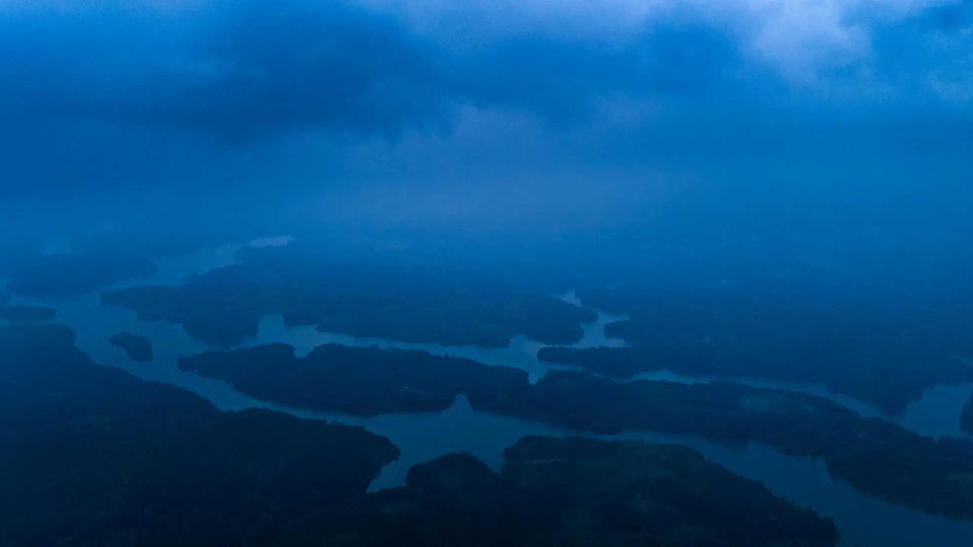 Hilltop Munnar By Fracspace